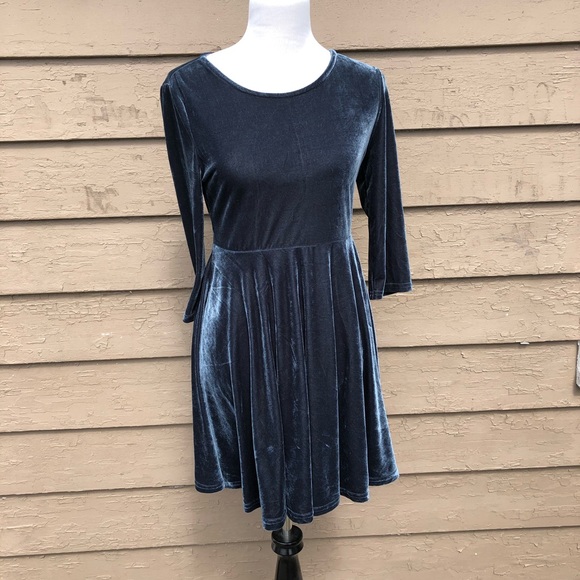 Shein velvet fit and flare dress! - Picture 2 of 9
